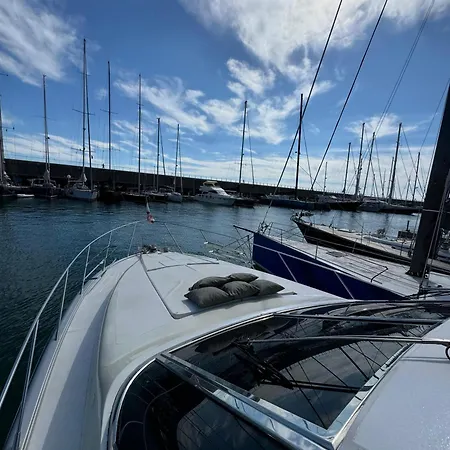 Yacht Sherte Botel *