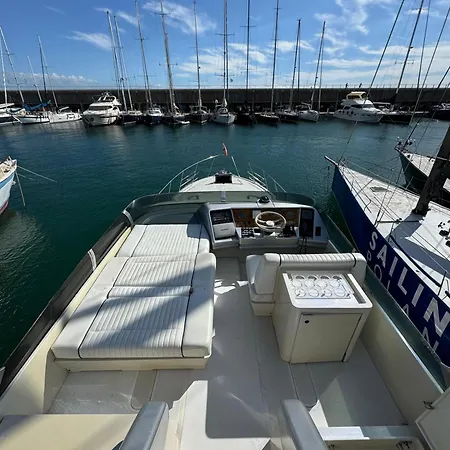 Yacht Sherte Botel *