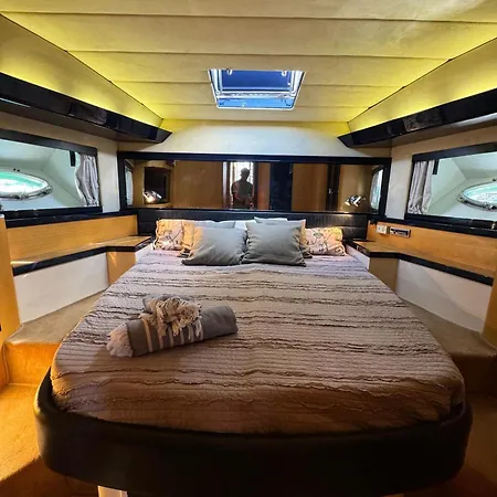 Yacht Sherte * Barcelone